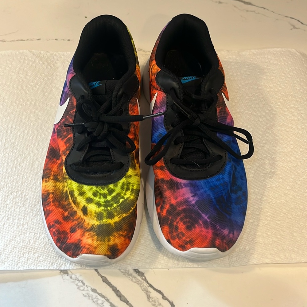 Nike tennis shoes